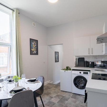 Open Mind Property - Apartment With 2 Double Beds Portsmouth Kültér fotó